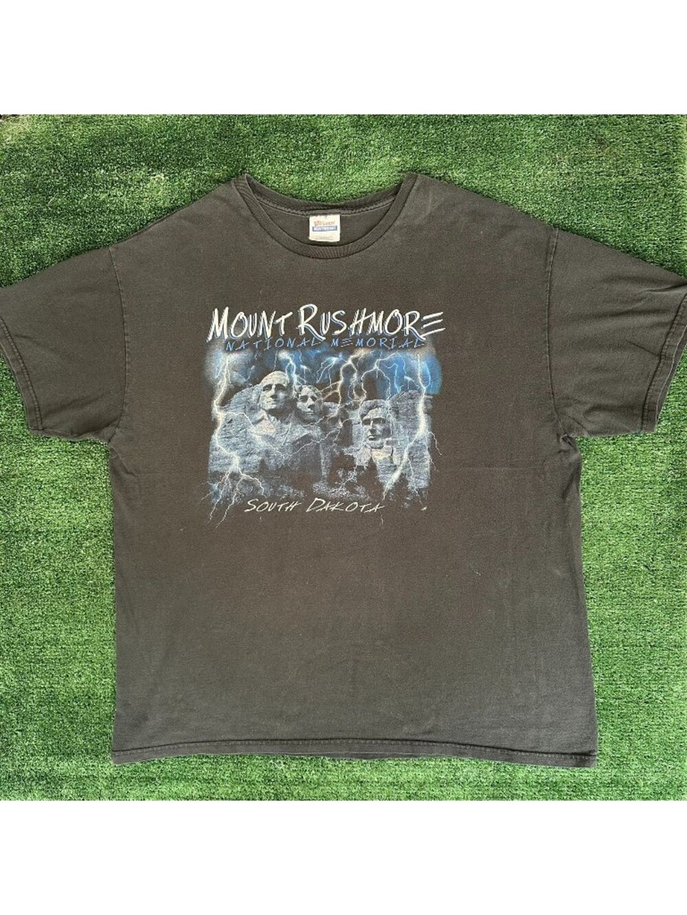 Vintage Y2K Mount Rushmore T-Shirt South Dakota Western Monument